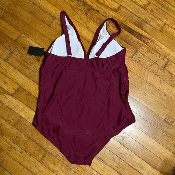 Daci burgundy one piece plus swimsuit - Picture 5 of 7